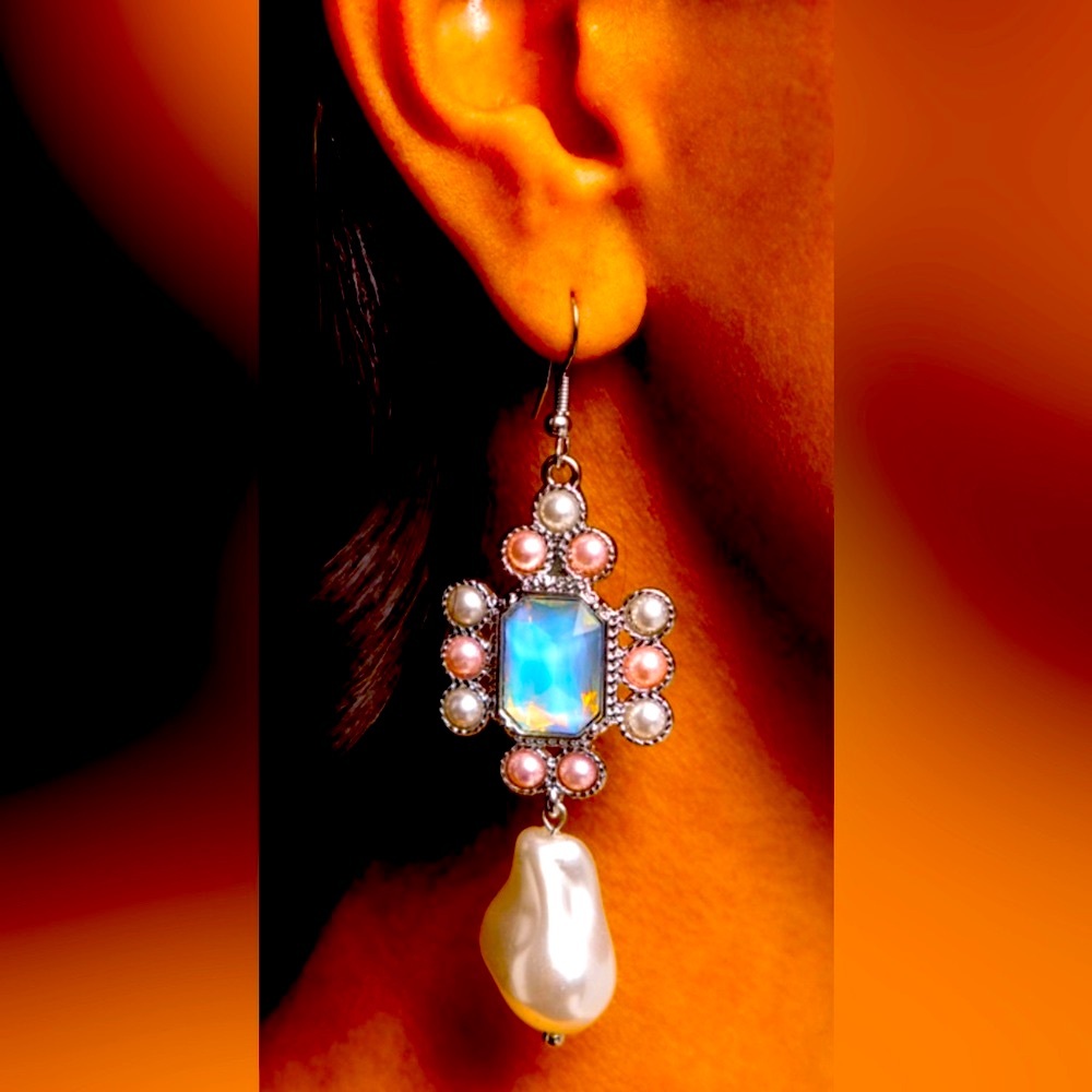 ⚪️🩵⚪️ “RAVING REVIEW” MULTI IRIDESCENT EARRINGS ~ PAPARAZZI❗️⚪️🩵⚪️